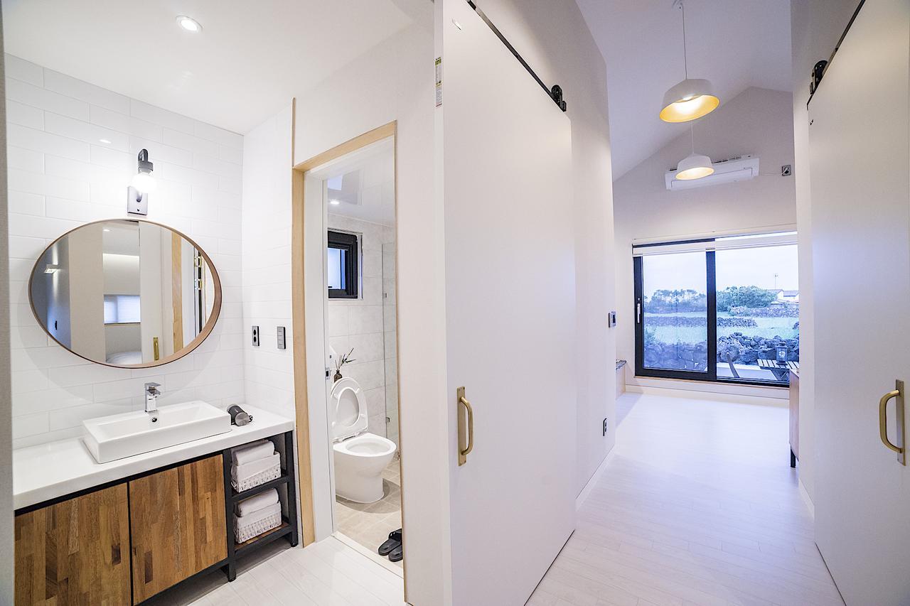 Wooyeon Handong Pension Jeju Ngoại thất bức ảnh